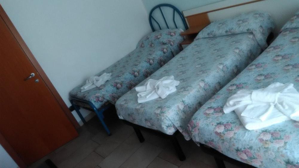 Hotel Marilonda Rimini Exteriör bild