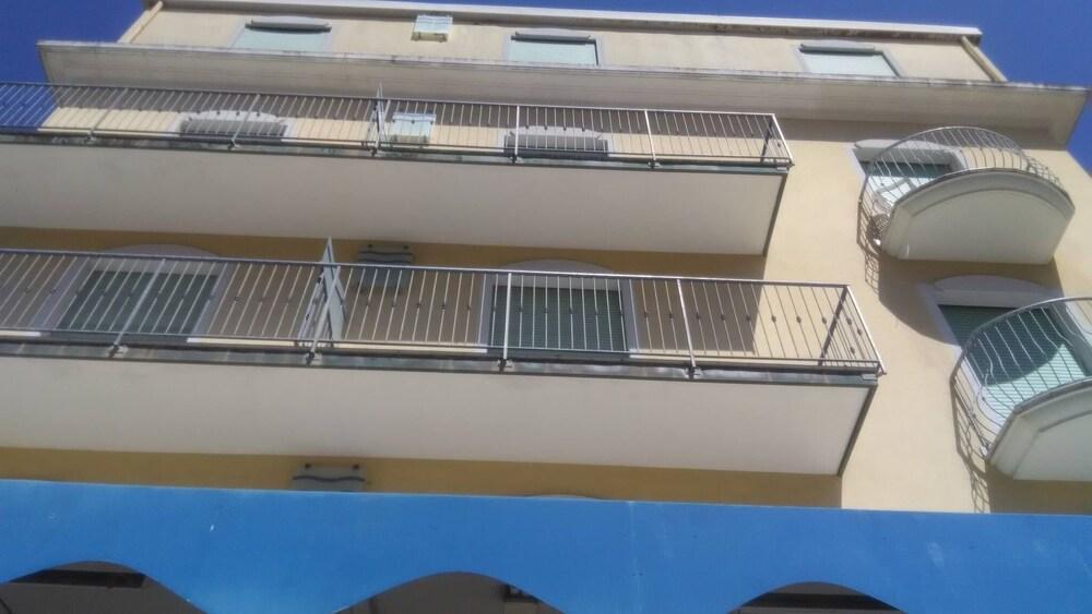 Hotel Marilonda Rimini Exteriör bild