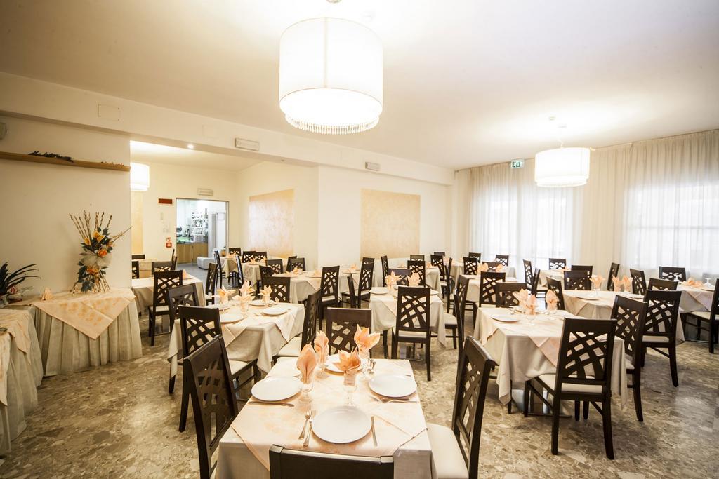 Hotel Marilonda Rimini Exteriör bild